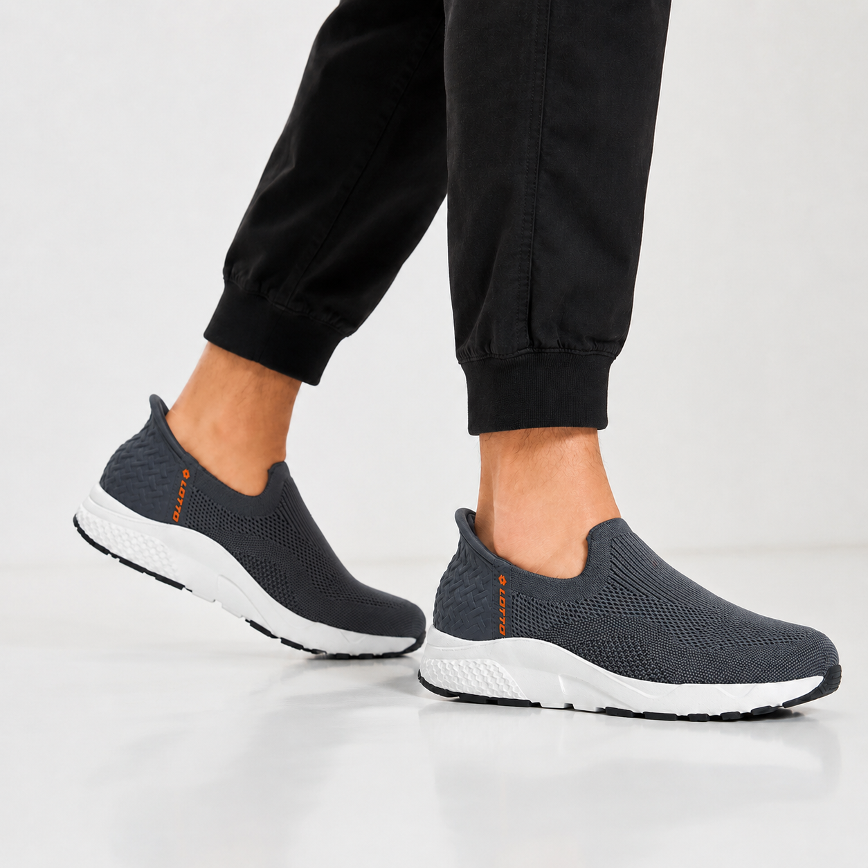 GREY SPORTS RUNNING SHOE FOR MEN 8022263